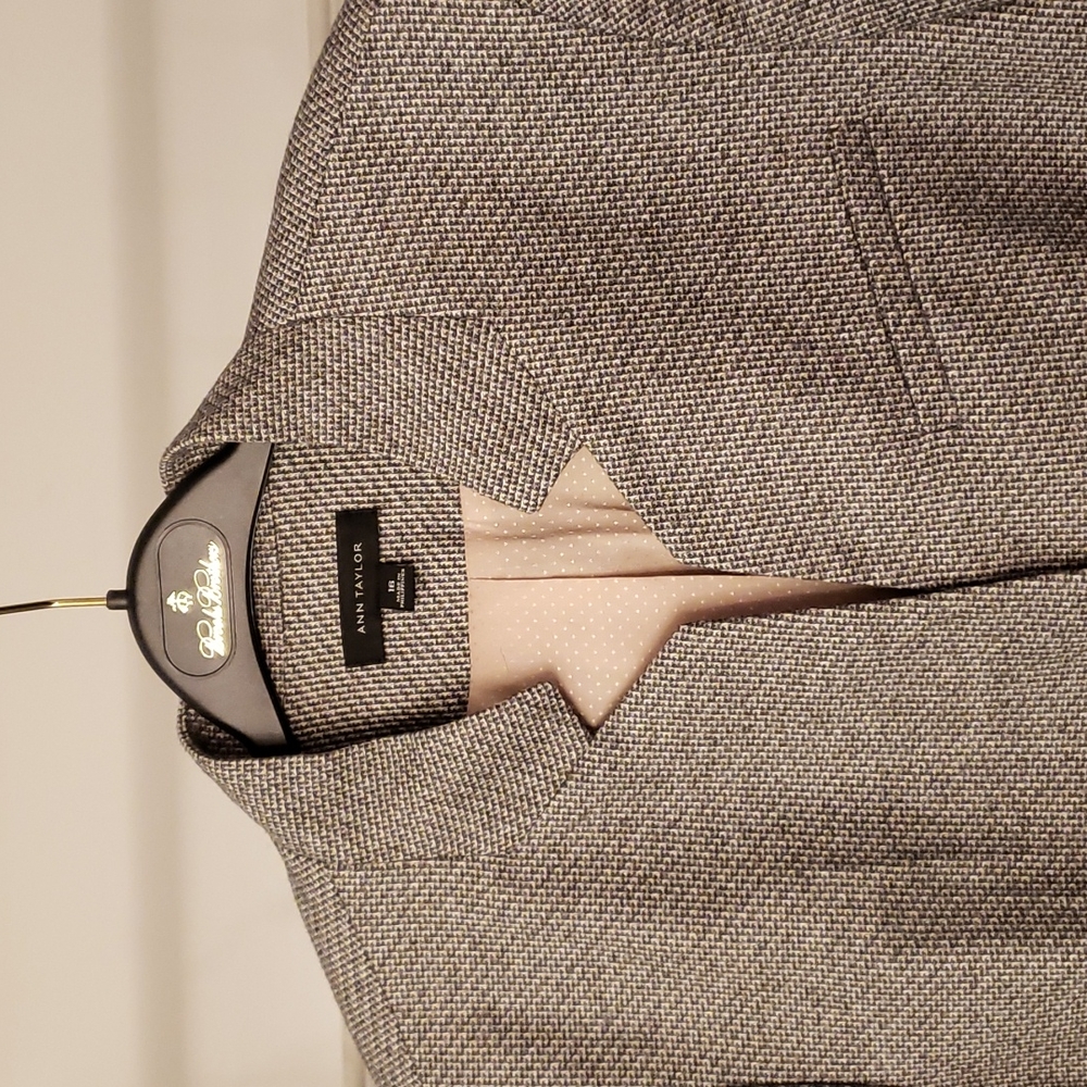 Tweed fully lined functioning button sleeve ann taylor blazer